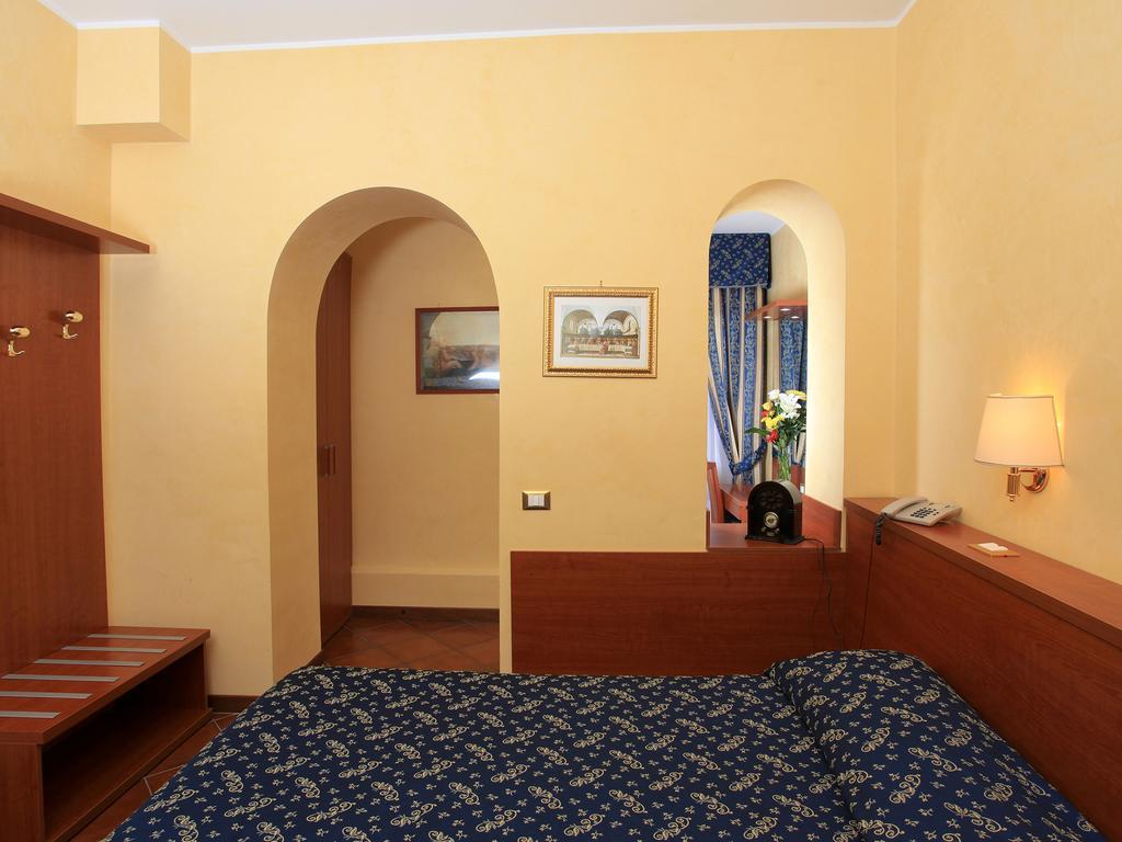 Casa Di Santa Francesca Romana A Ponte Rotto Cameră foto