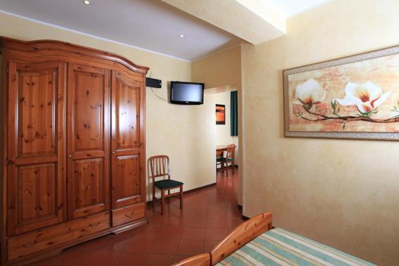 Casa Di Santa Francesca Romana A Ponte Rotto Exterior foto